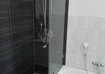 Rahmenlose-Dusche